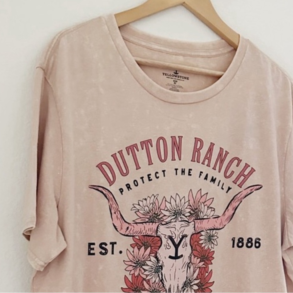 Yellow Stone Dutton Ranch Graphic Tee - Picture 6 of 6